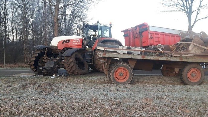 Gewonde bij aanrijding met tractor, Dedemsweg Dalfsen
