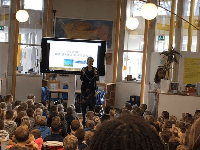 Burgemeester op bezoek bij de Polhaar - Foto: Eigen geleverde foto
