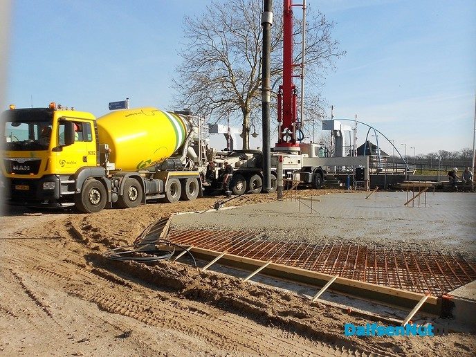 Voortgang waterfront: beton poepen
