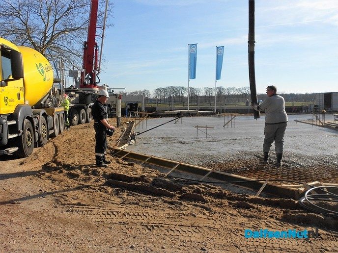Voortgang waterfront: beton poepen