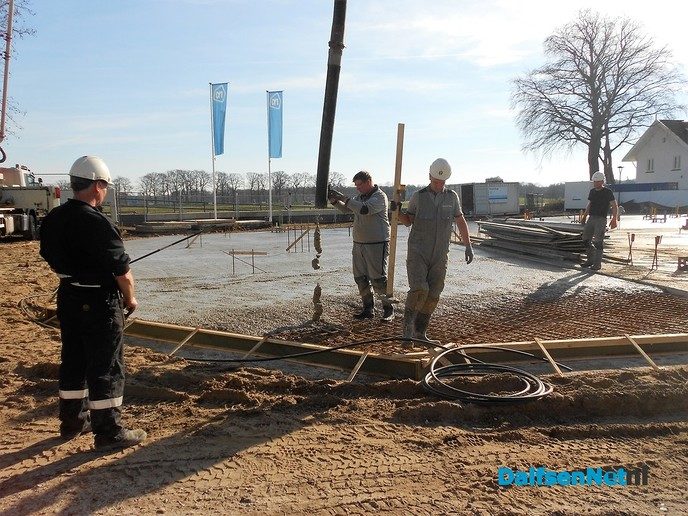 Voortgang waterfront: beton poepen