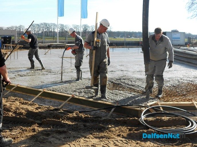 Voortgang waterfront: beton poepen