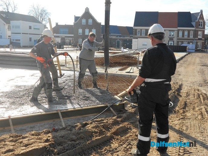 Voortgang waterfront: beton poepen