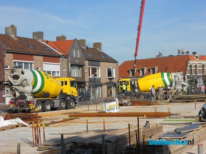Voortgang waterfront: beton poepen