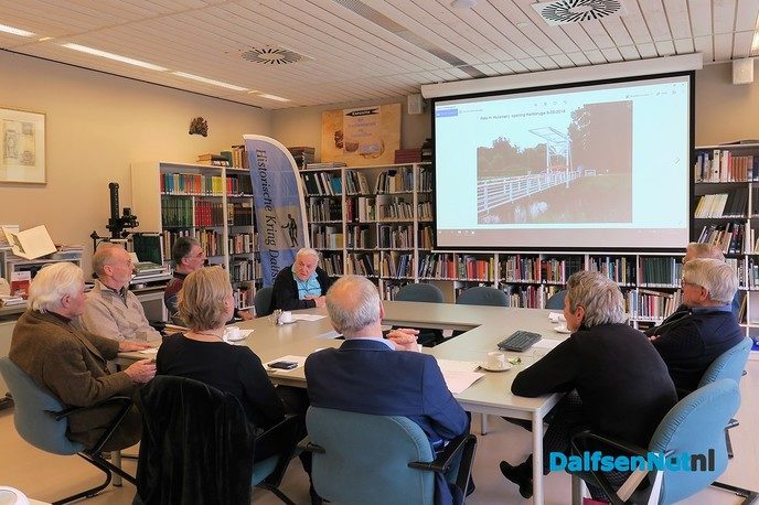 Burgemeester maakt kennis met H.K.D. - Foto: Ingezonden foto