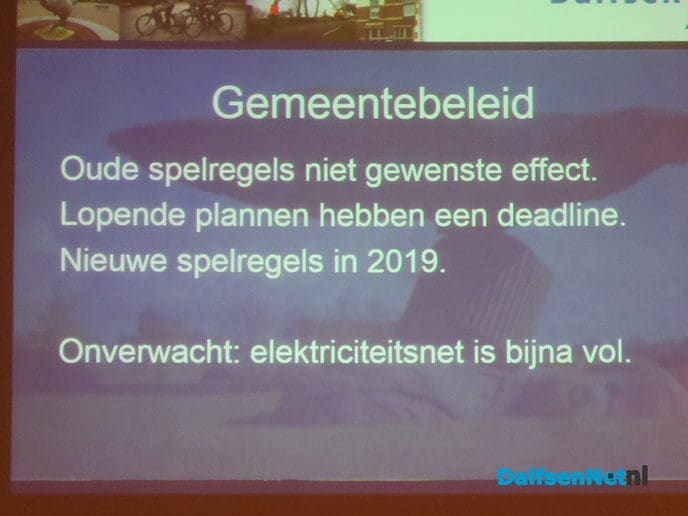 College bezoekt Hoonhorst en treft een volle zaal - Foto: Wim
