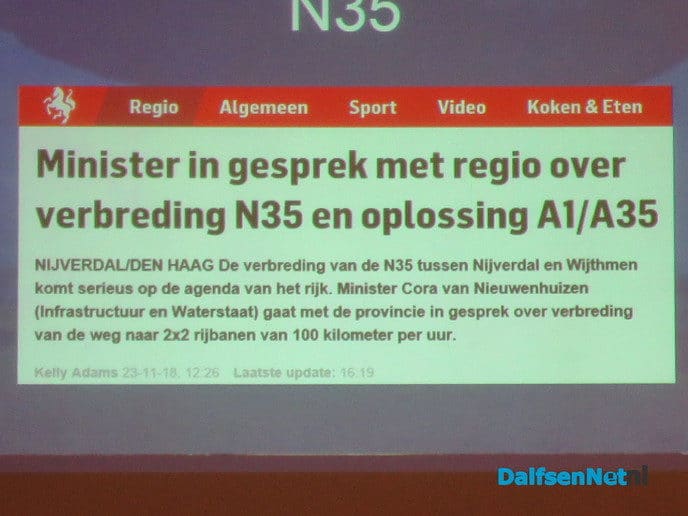 College bezoekt Hoonhorst en treft een volle zaal - Foto: Wim