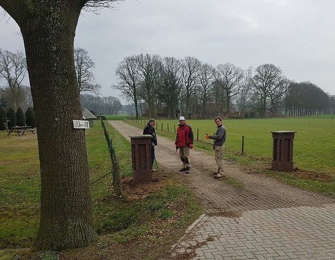 Noabers: karweigie doene veur de buurman - Foto: Gruune Jopie