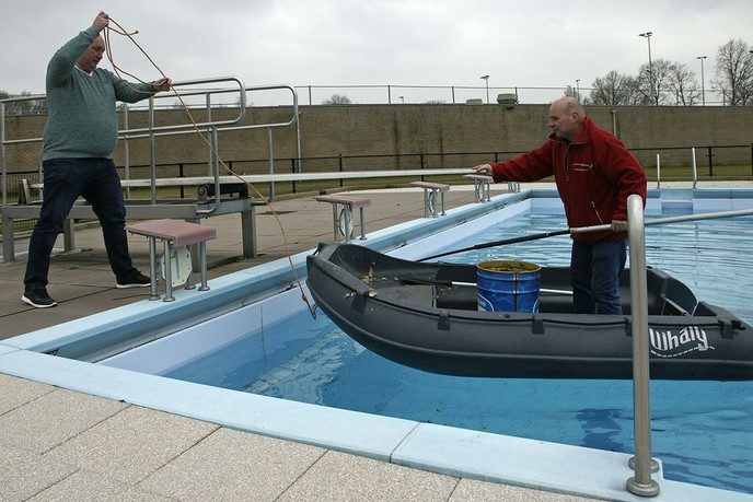 Gereed maken Zwembad Gerner - Foto: Paul Scholten