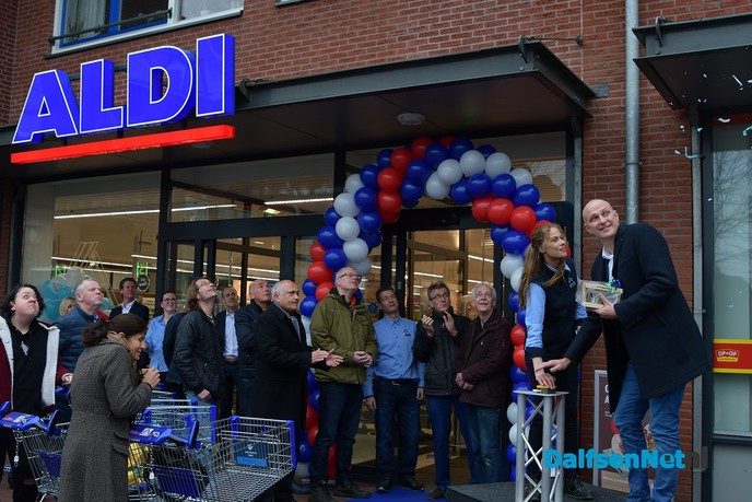 Vernieuwde Aldi aanwinst voor de Gemeente - Foto: Johan Bokma