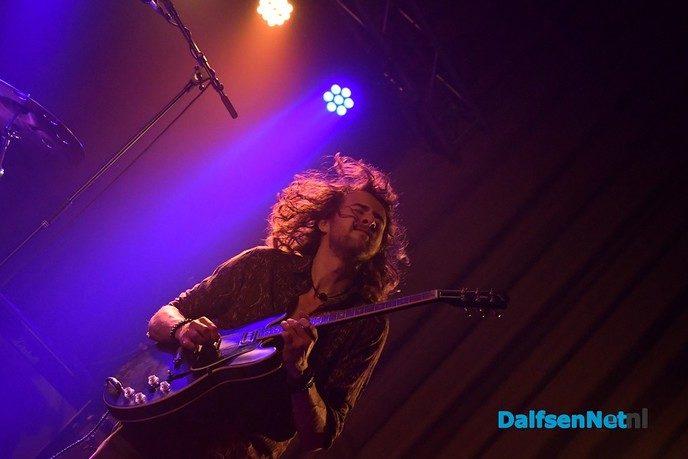 Oude tijden herleven met The U2 Tribute in de Trefkoele LIVE - Foto: Johan Bokma