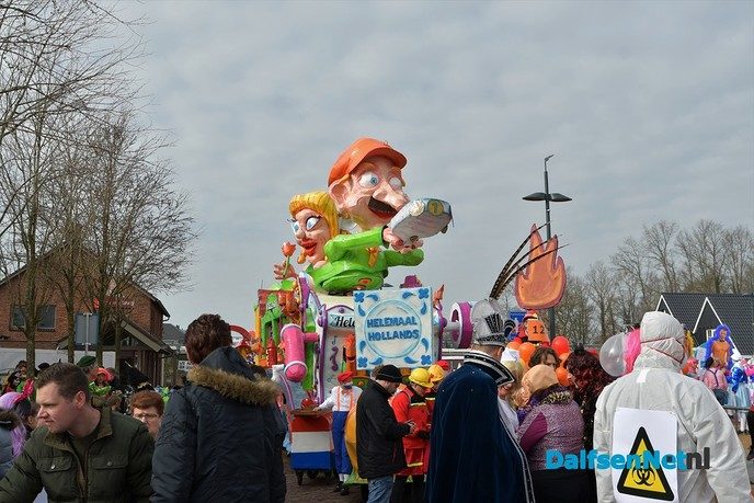 Grote Lemelerveldse Carnavalsoptocht trekt veel publiek - Foto: Johan Bokma
