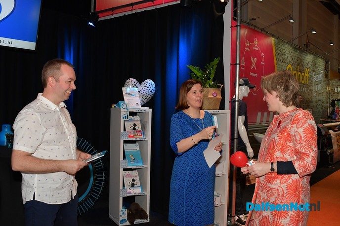 Burgemeester Erica van Lente heeft de Damitobeurs geopend - Foto: Johan Bokma