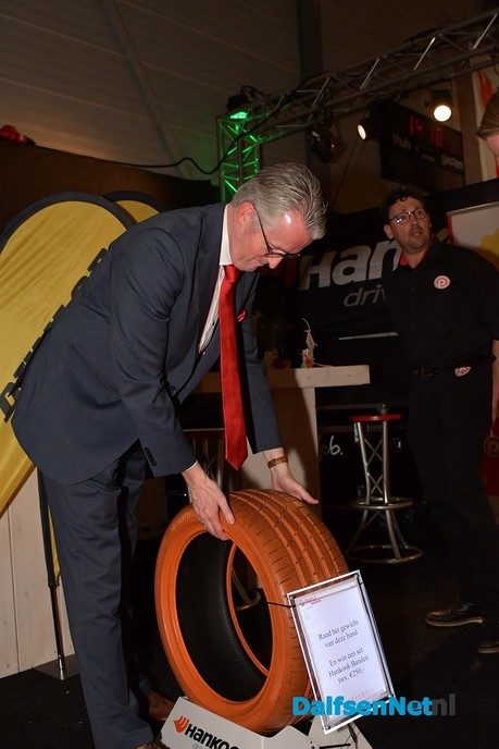 Burgemeester Erica van Lente heeft de Damitobeurs geopend - Foto: Johan Bokma