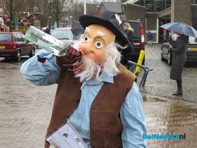 Een grootse optocht in Hoonhorst - Foto: Wim