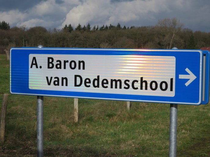 Vraag van een kijker, staat dit bord wel goed? - Foto: Eigen geleverde foto