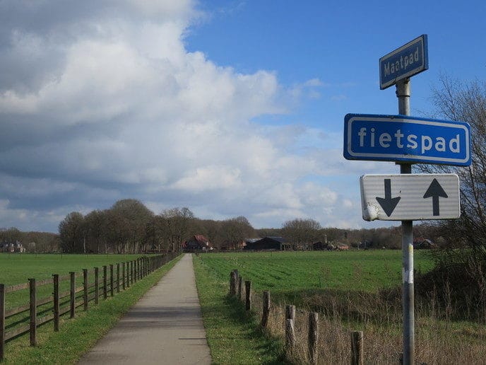 Vraag van een kijker, staat dit bord wel goed? - Foto: Eigen geleverde foto