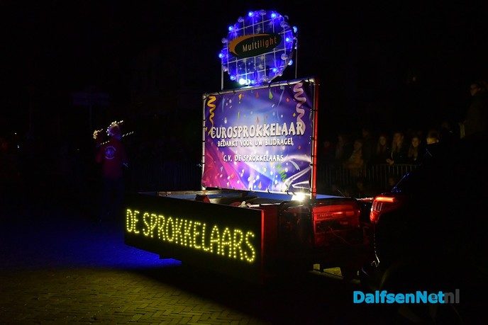 Duizenden bezoekers bij Multilight Verlichte Optocht Lemelerveld - Foto: Johan Bokma