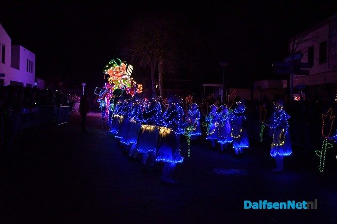 Duizenden bezoekers bij Multilight Verlichte Optocht Lemelerveld - Foto: Johan Bokma