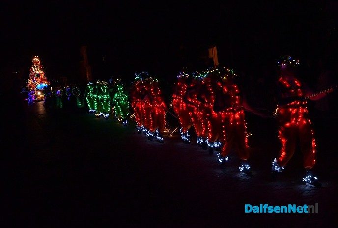 Duizenden bezoekers bij Multilight Verlichte Optocht Lemelerveld - Foto: Johan Bokma