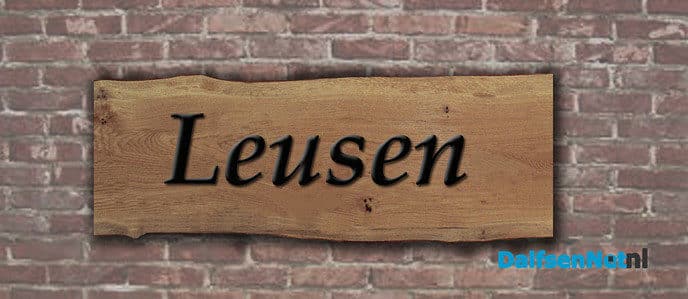 DNA Oudleusen: Naam op de gevel - Foto: Ingezonden foto
