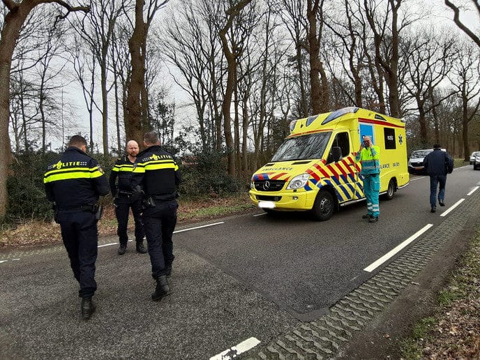 Auto op de kop - Foto: Niels Jansen