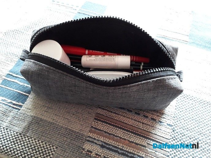 Grijze etui gevonden - Foto: Ingezonden foto