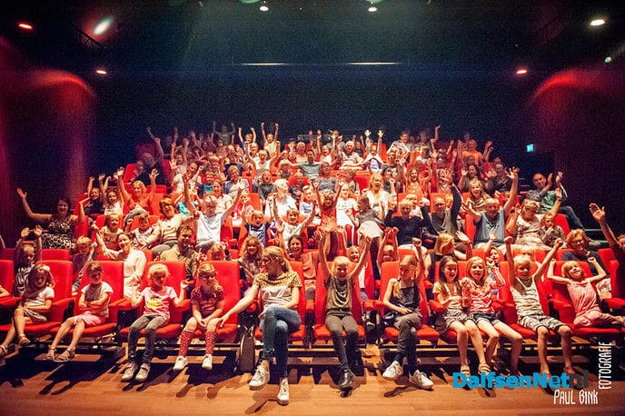 Het feest is begonnen met kindertheater - Foto: Ingezonden foto