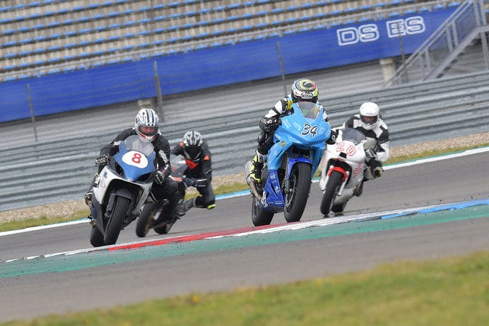 Het weer beïnvloedt races van Start coureurs