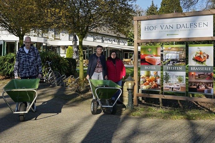 Samen eten - Foto: Paul Scholten