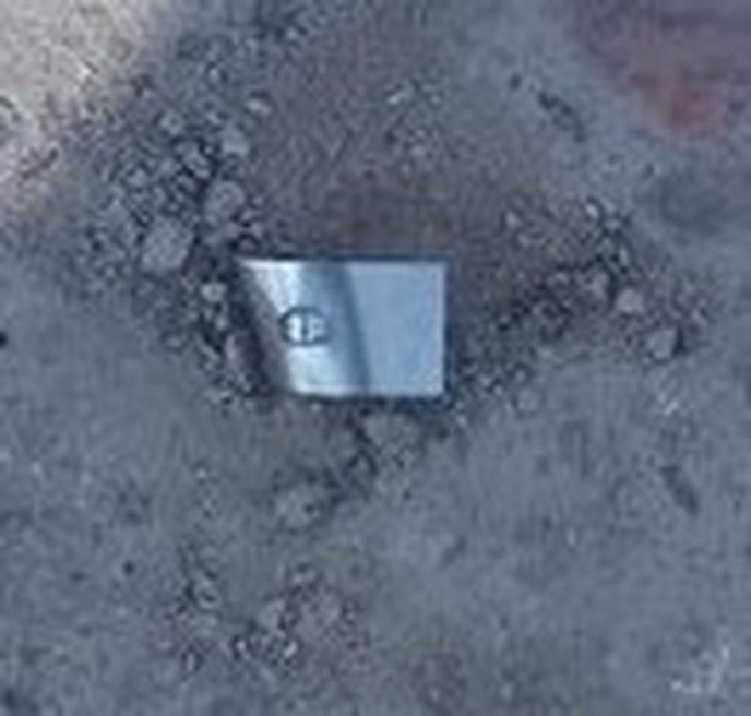 Metaal in het wegdek - Foto: Eigen geleverde foto