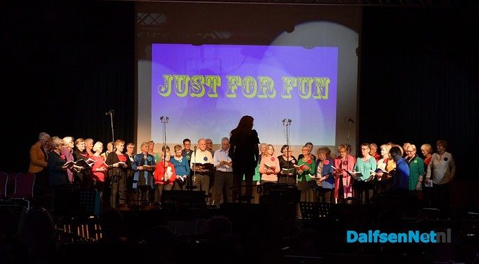 Gezamelijk optreden in de Trefkoele Plus groot succes! - Foto: Johan Bokma