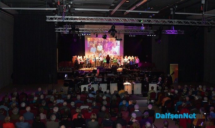 Gezamelijk optreden in de Trefkoele Plus groot succes! - Foto: Johan Bokma