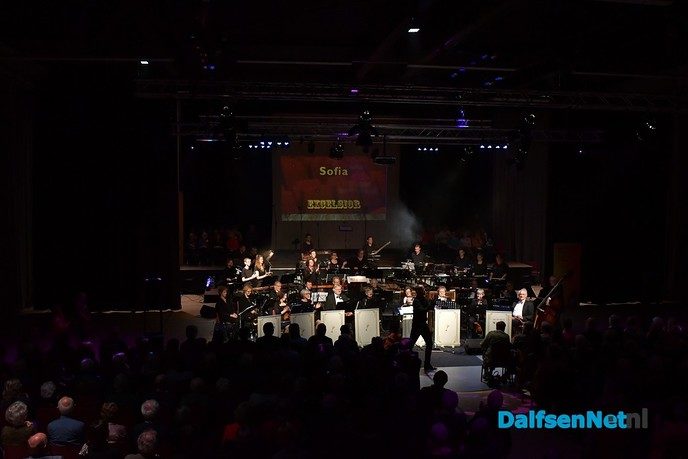 Gezamelijk optreden in de Trefkoele Plus groot succes! - Foto: Johan Bokma