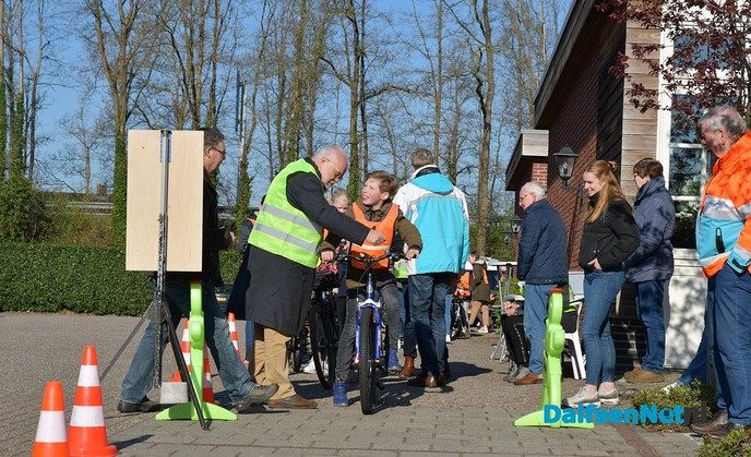 Schoolverkeersexamen Praktijk Lemelerveld. - Foto: Johan Bokma