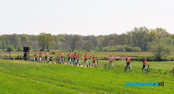 Introductie Vechtdalbox met lekkers uit de streek tijdens boerenmarkt - Foto: Johan Bokma
