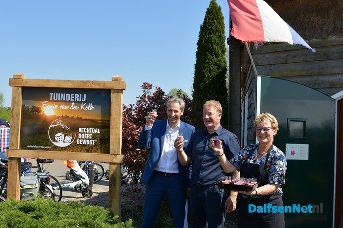Introductie Vechtdalbox met lekkers uit de streek tijdens boerenmarkt - Foto: Johan Bokma