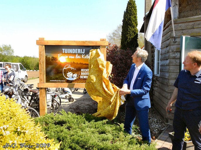 Tuinderij van der Kolk viert opening aspergeseizoen.