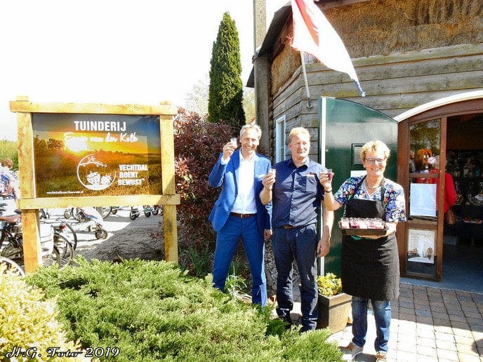 Tuinderij van der Kolk viert opening aspergeseizoen.