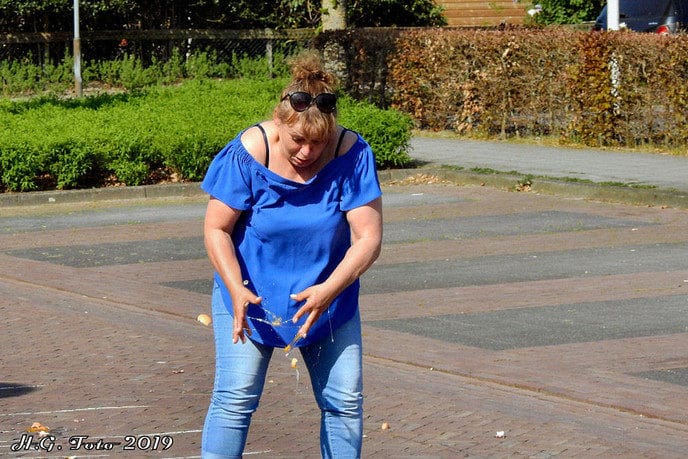 Eieren gooien bij Mansier.