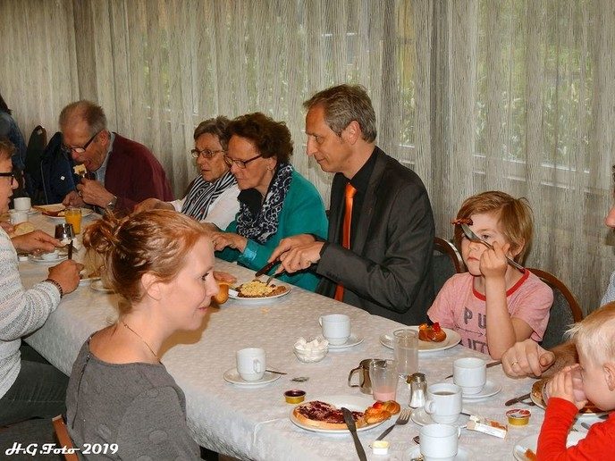 Dorpsontbijt & Aubade in de Wiekelaar.