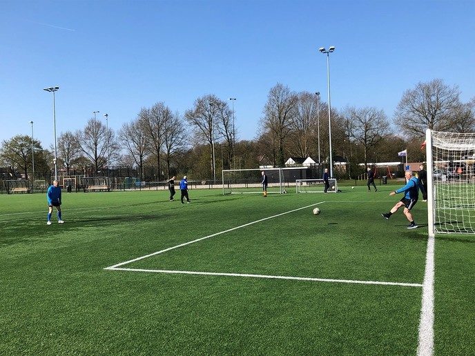 Zonnige start voor Walking Football-groep in Dalfsen