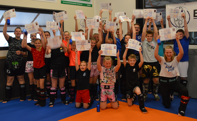 Geslaagde diploma dag kickboksen - Foto: Eigen geleverde foto