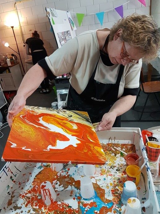 Nieuw en hip: Workshop acryl gieten - Foto: Eigen geleverde foto