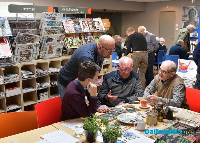 WO2 Café brengt verhalen en herinneringen voor het voetlicht - Foto: Johan Bokma