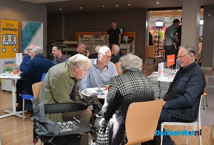 WO2 Café brengt verhalen en herinneringen voor het voetlicht - Foto: Johan Bokma