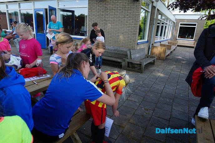 PEC Zwolle bij meiden voetbaldagen FC Dalfsen - Foto: Ingezonden foto