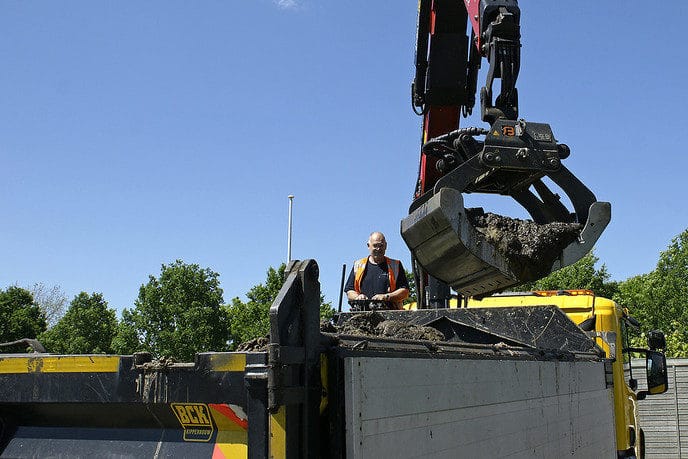 Verstopte afvoersloot schoonmaken - Foto: Paul Scholten