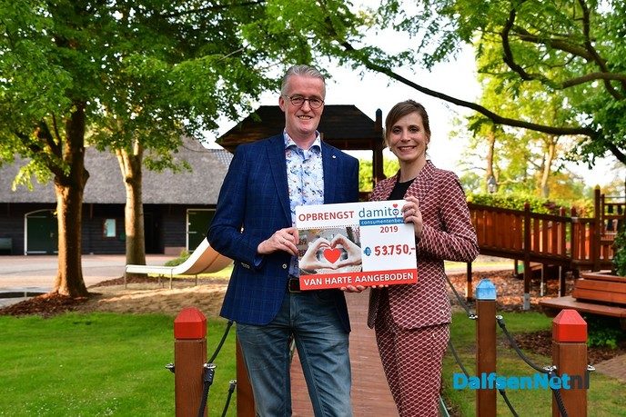 53.750 Euro van Damito voor Imminkhoeve - Foto: Johan Bokma