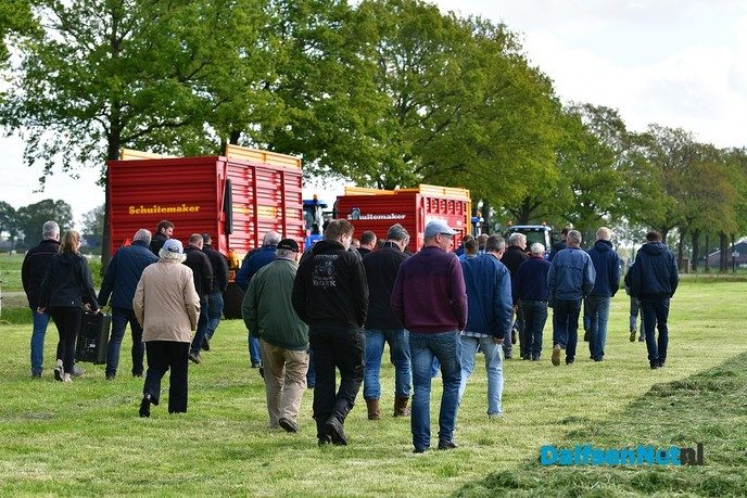 Veldaudit Feijen succes: 50 melkveehouders doken in het gras - Foto: Johan Bokma